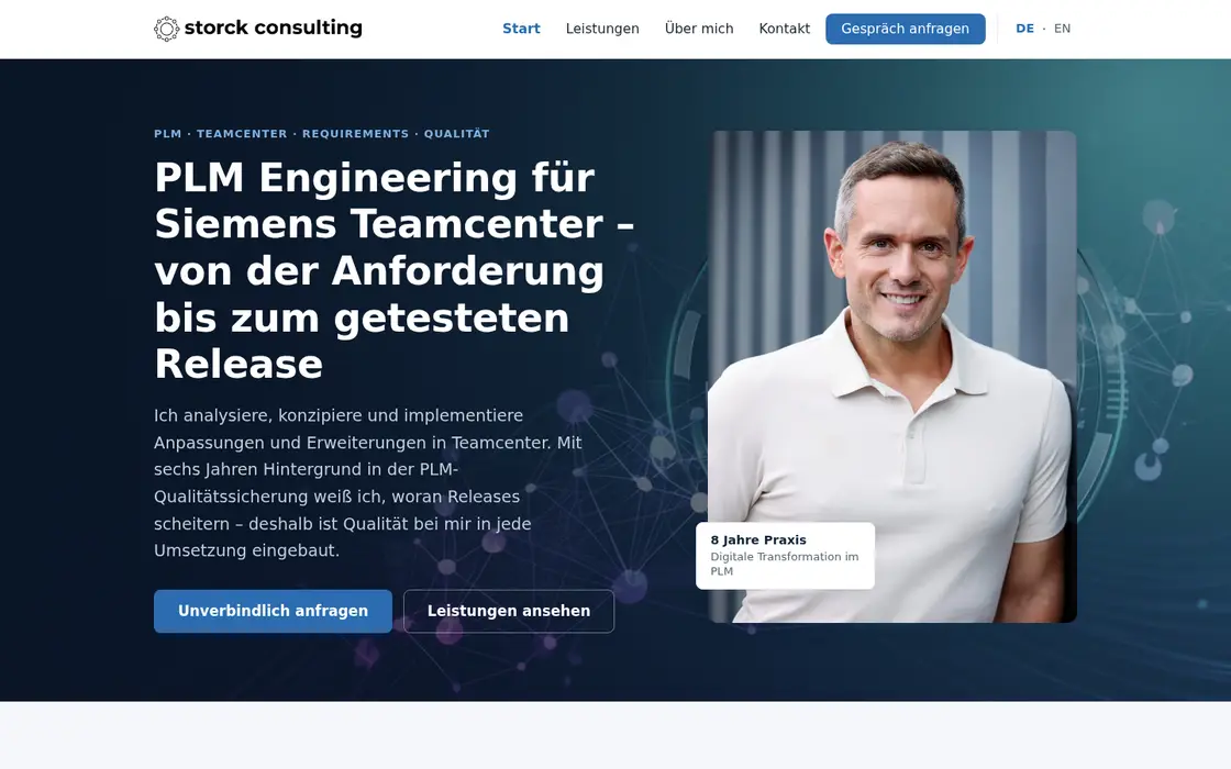 Startseite von Storck Consulting auf einem großen Bildschirm